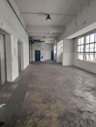 Tuas Avenue 10 (D22), Warehouse #573470061